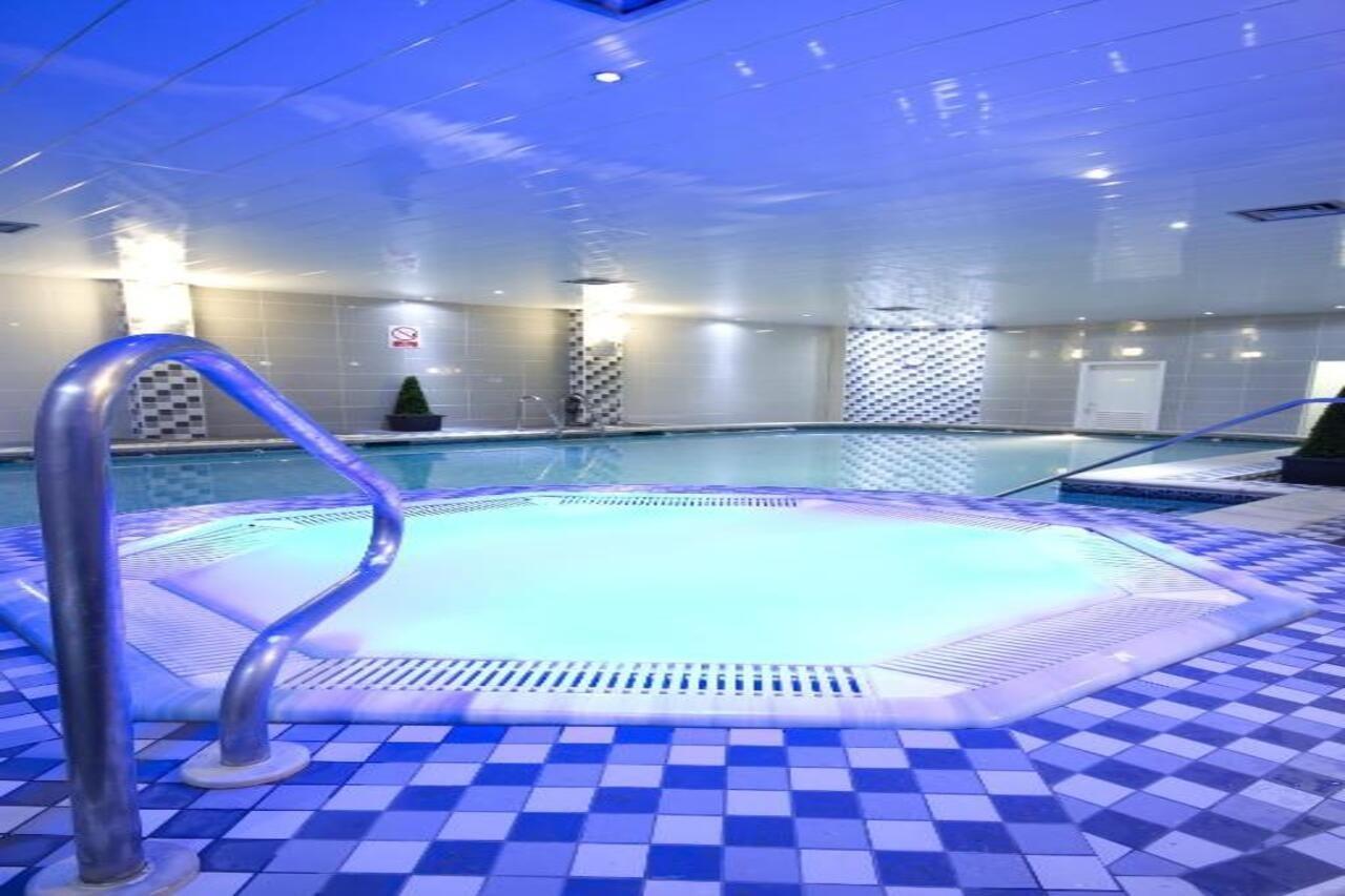 Burnley North Oaks Hotel And Leisure Club ภายนอก รูปภาพ