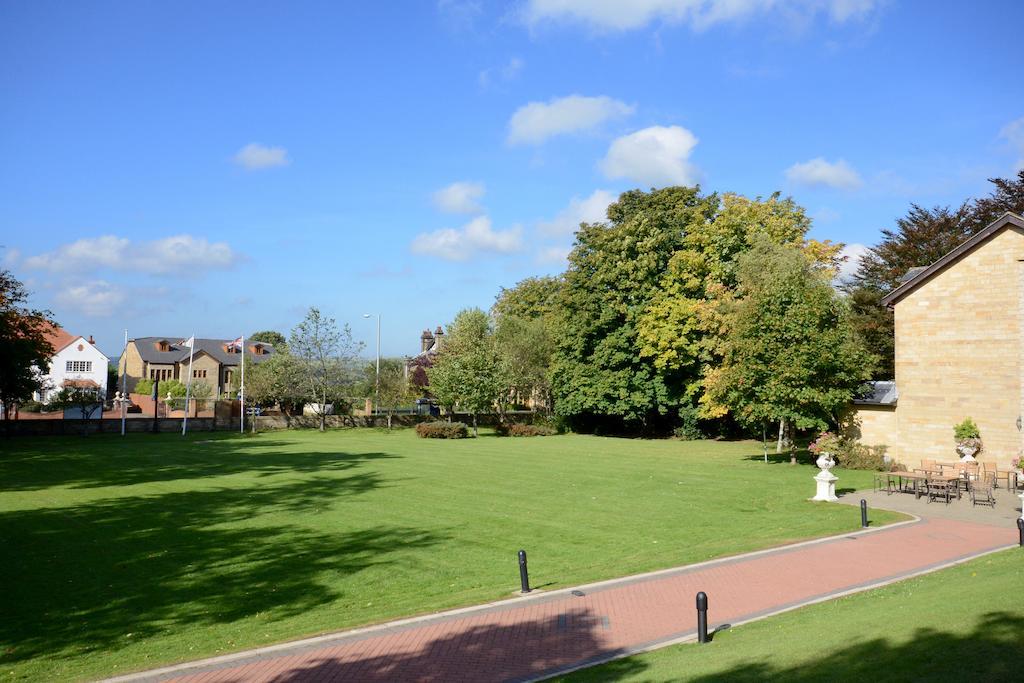 Burnley North Oaks Hotel And Leisure Club ภายนอก รูปภาพ